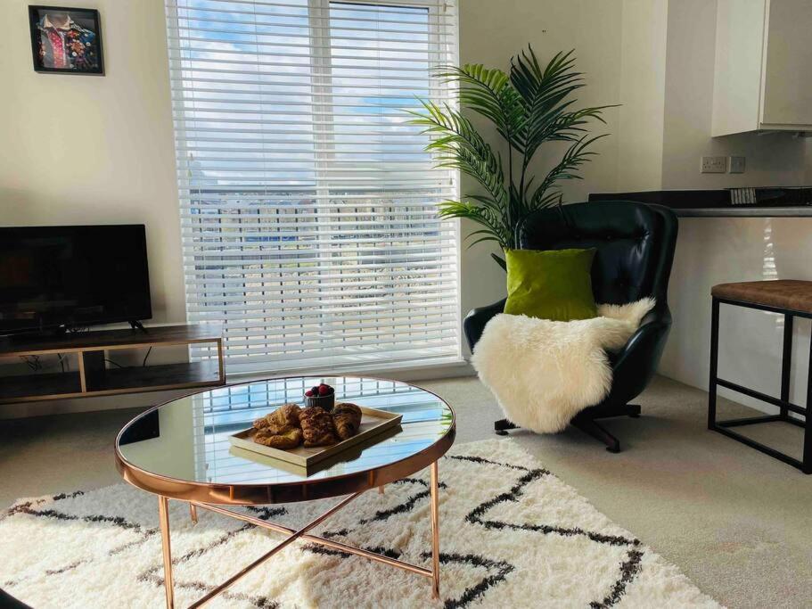 Luxury 2 Bedroom Waterfront Apartment With Balcony Newport  Exterior foto
